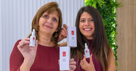Sérum Facial com Óleo de Rosa Orgânico, Produzido em Família
