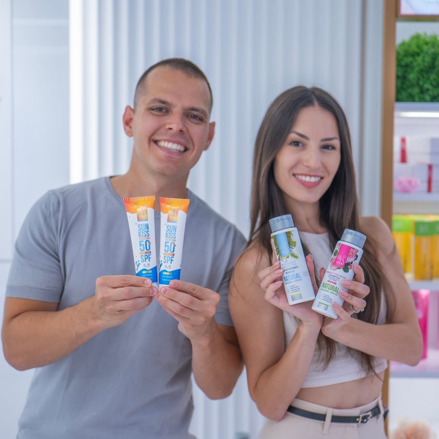 Compre 2 Protetores Solares e Receba um Champô e um Condicionador Grátis