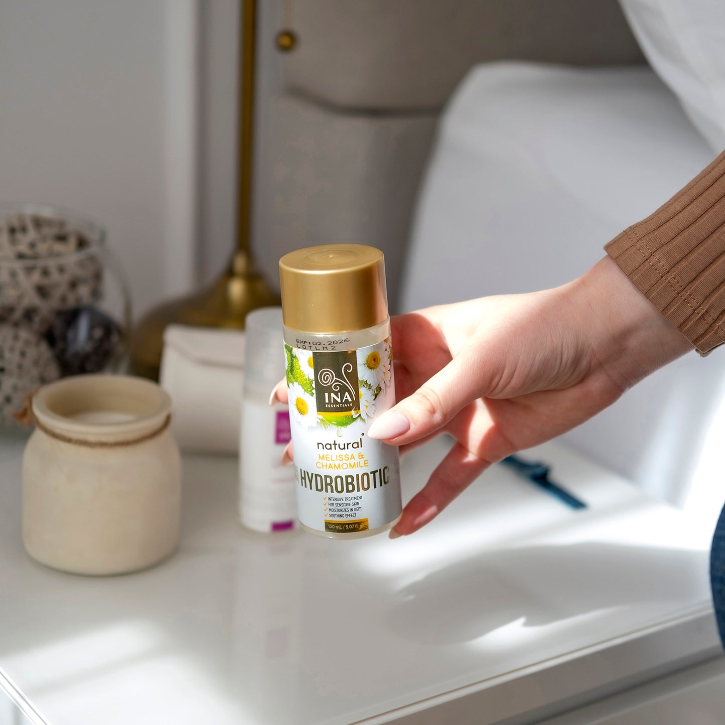 Hydrobiotic - Camomila, Erva-Cidreira e Aloé Vera - cuidado calmante intensivo para peles Sensíveis