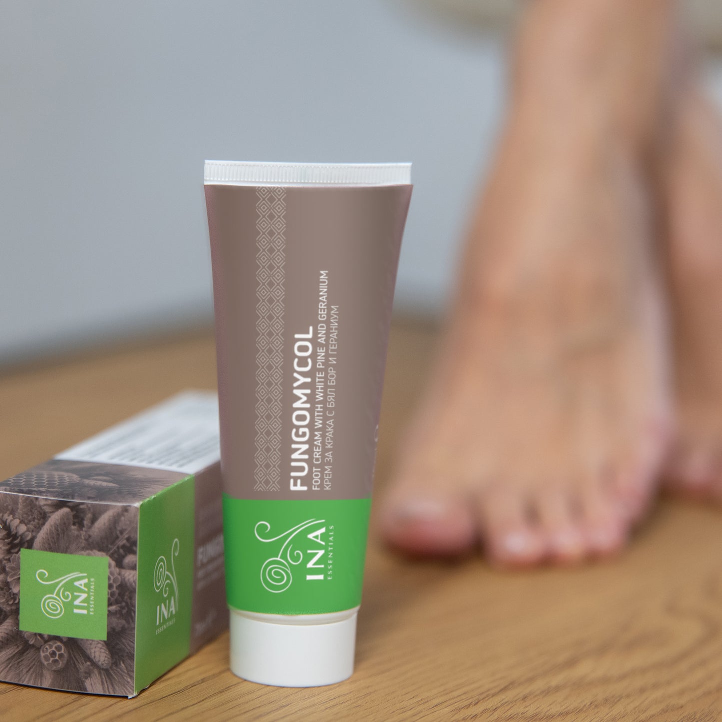 Creme 2 em 1 para Fungos nas unhas, Pele seca e gretada - com Pinho branco, Ureia e Gerânio