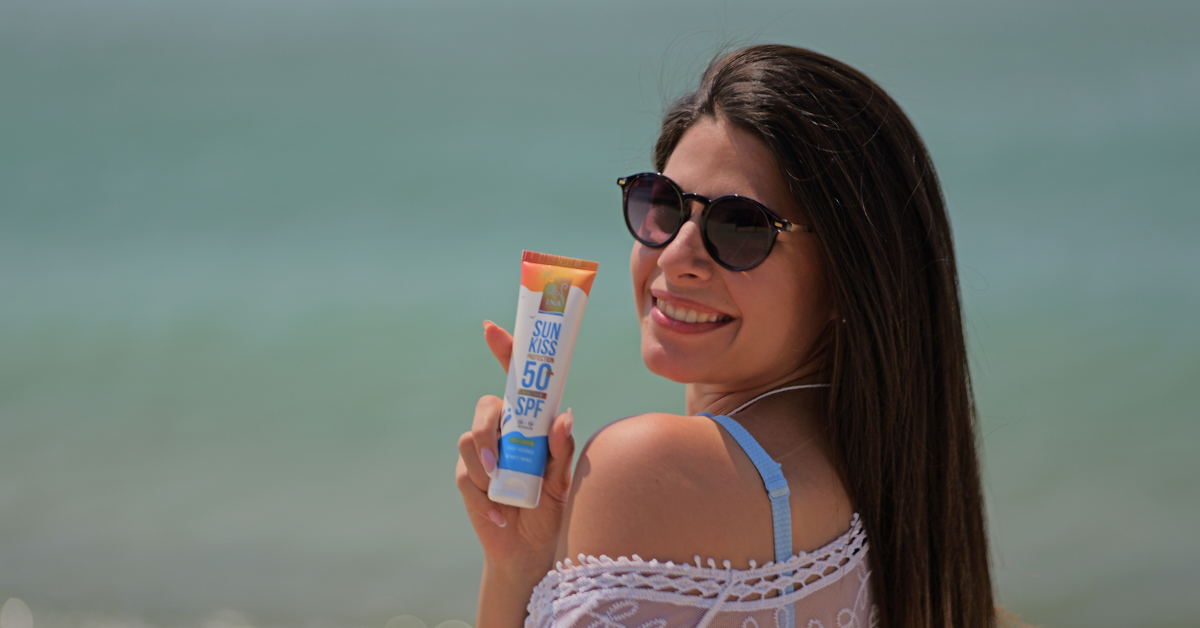 Protetor solar natural para rosto e corpo SPF 50 com Abeto Branco Orgânico da InaEssentials