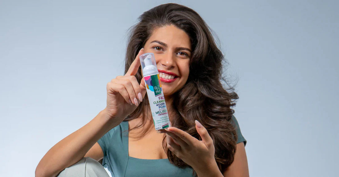 Espuma de Limpeza Facial com Erva-cidreira de Produção Familiar