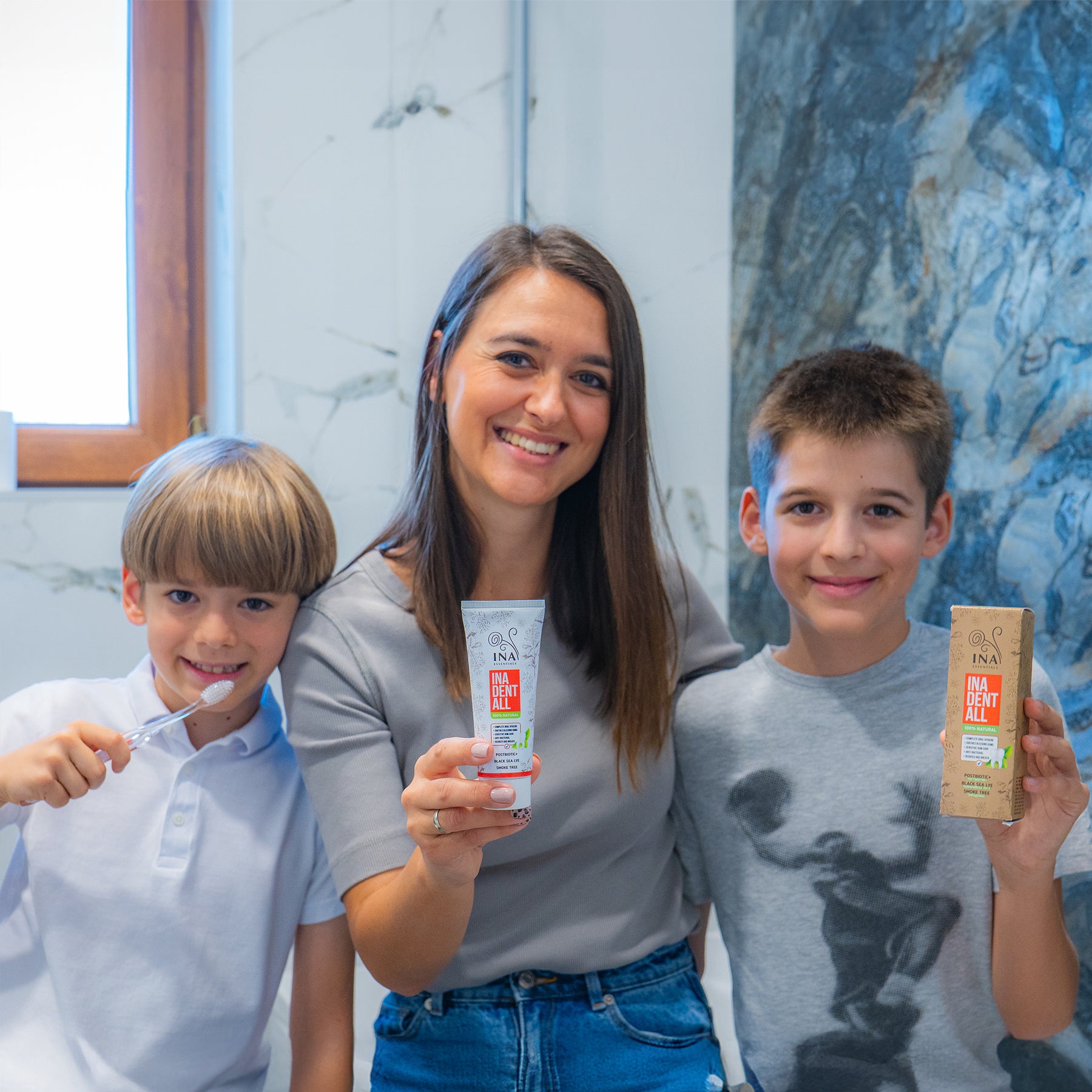 Compre 3 Pastas de dentes Ina Dent-All e obtenha 1 Colutório de Árvore do Fumo Grátis