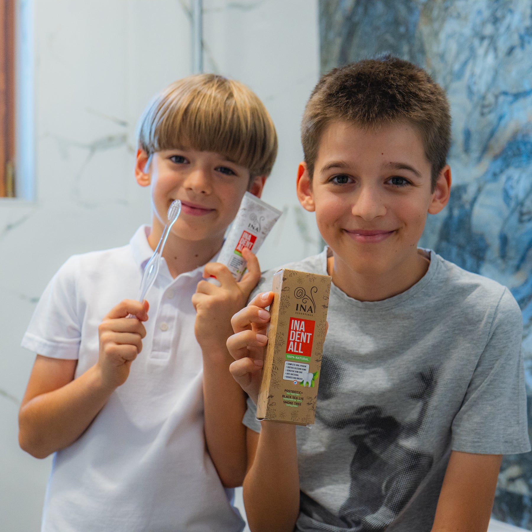 Compre 3 Pastas de dentes Ina Dent-All e obtenha 1 Colutório de Árvore do Fumo Grátis